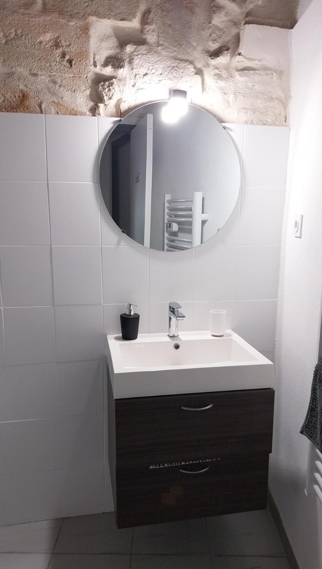 Immeuble 3 Apparts Centre Historique St Gilles Maisoncarreeconciergerie Saint-Gilles  Luaran gambar