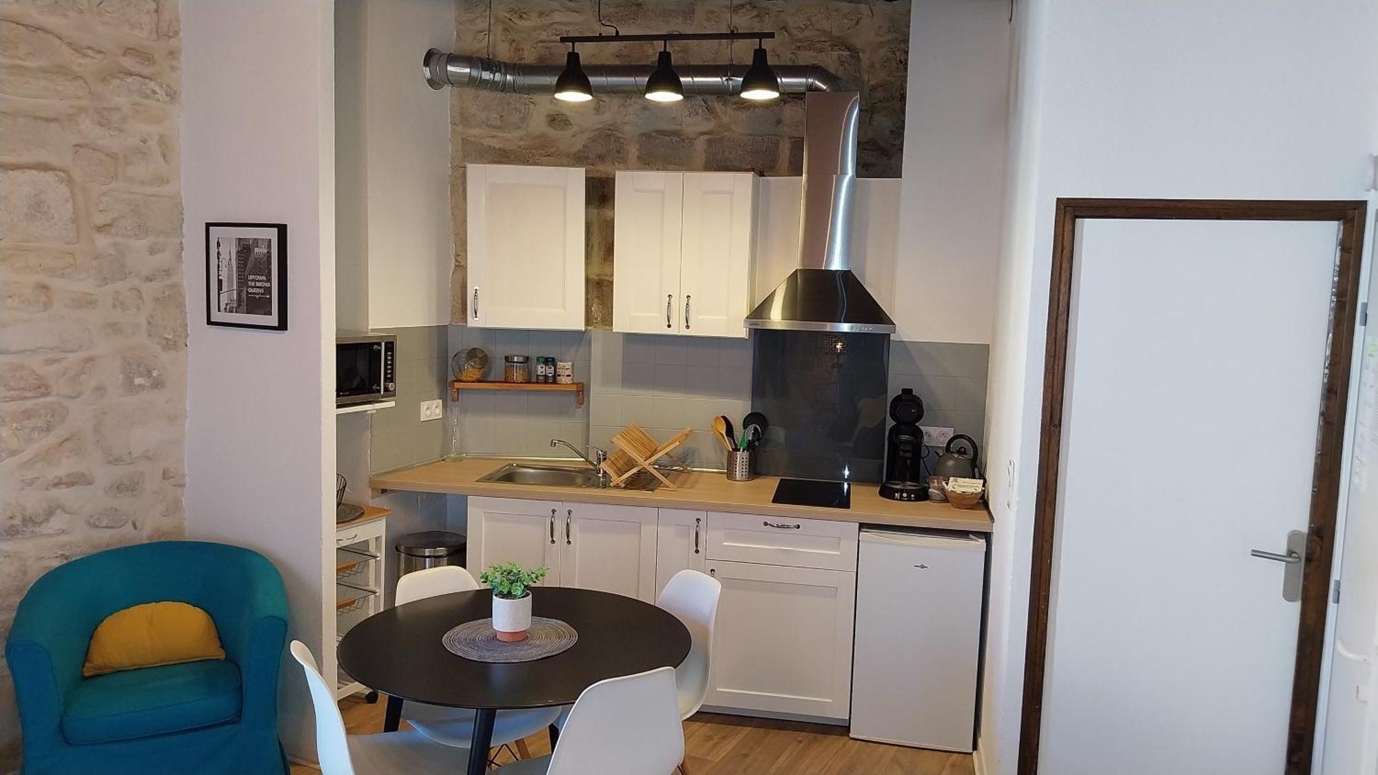 Immeuble 3 Apparts Centre Historique St Gilles Maisoncarreeconciergerie Saint-Gilles  Luaran gambar