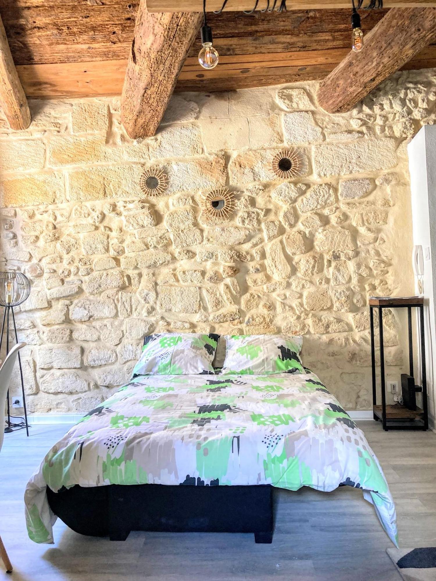 Immeuble 3 Apparts Centre Historique St Gilles Maisoncarreeconciergerie Saint-Gilles  Luaran gambar