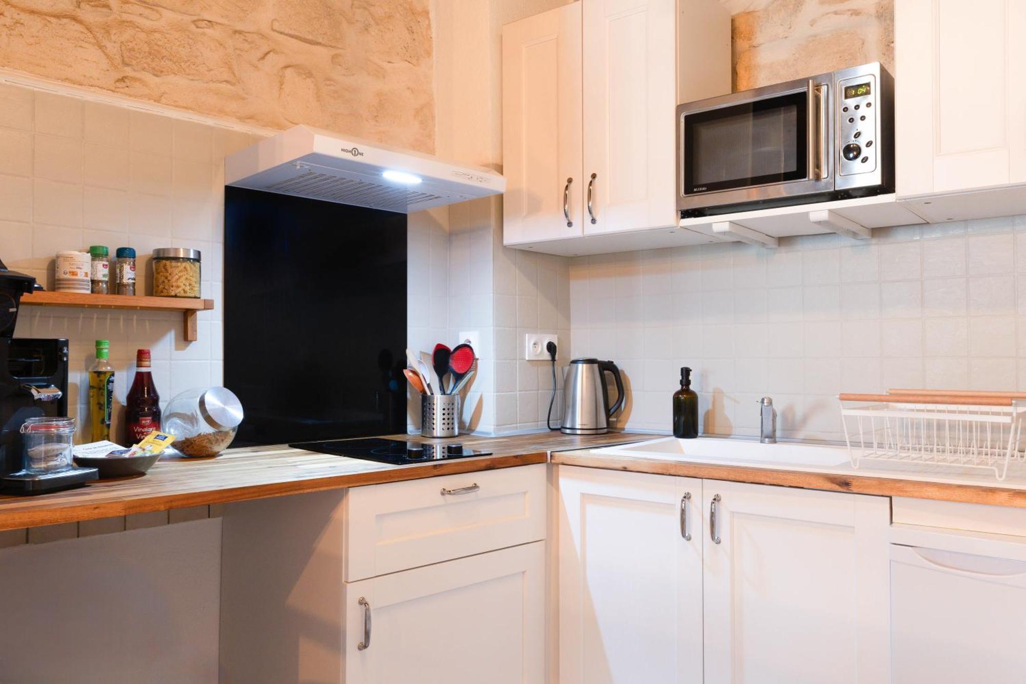 Immeuble 3 Apparts Centre Historique St Gilles Maisoncarreeconciergerie Saint-Gilles  Luaran gambar